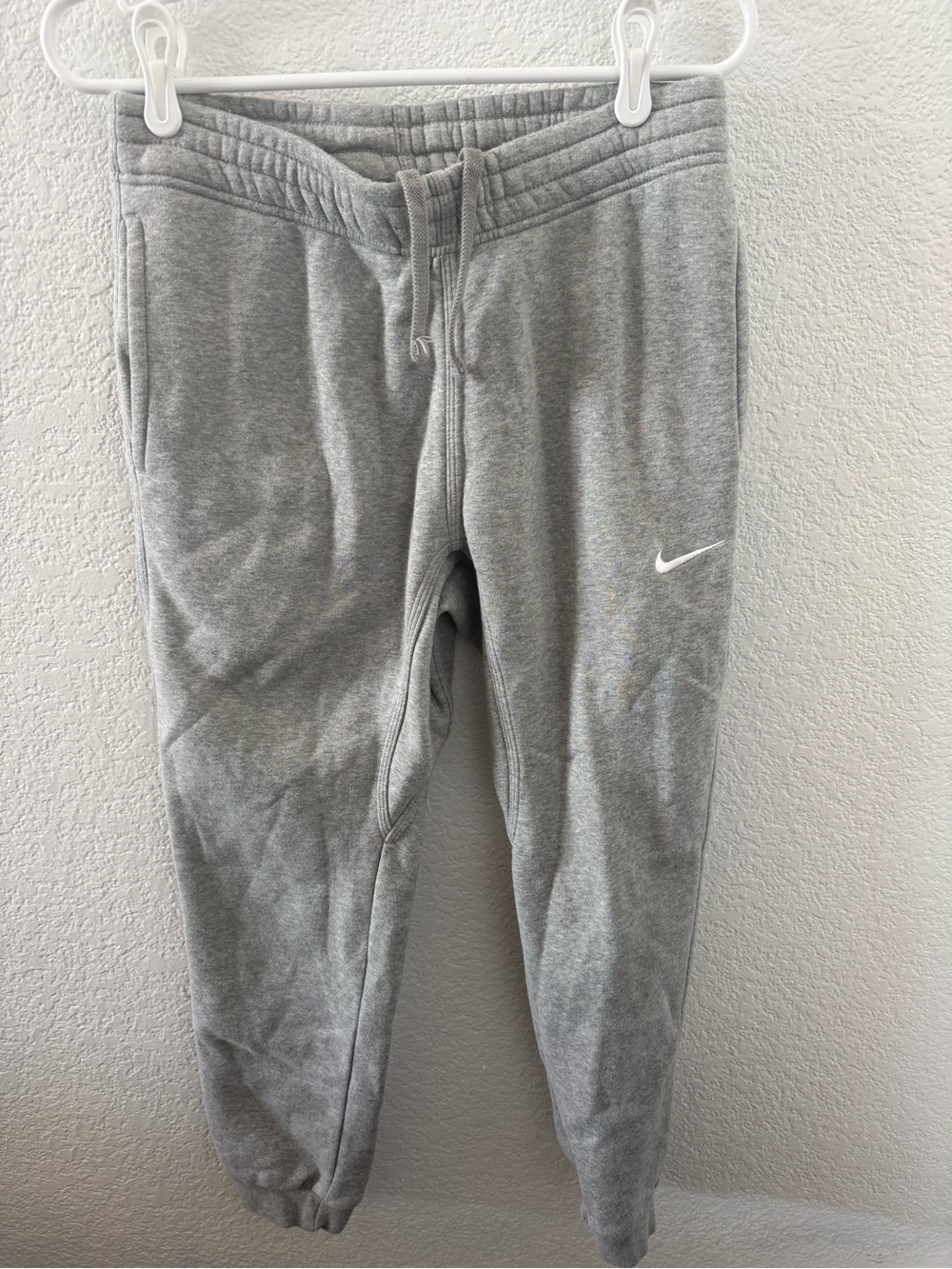 Nike Men’s Gray Fleece Jogger Sweatpants